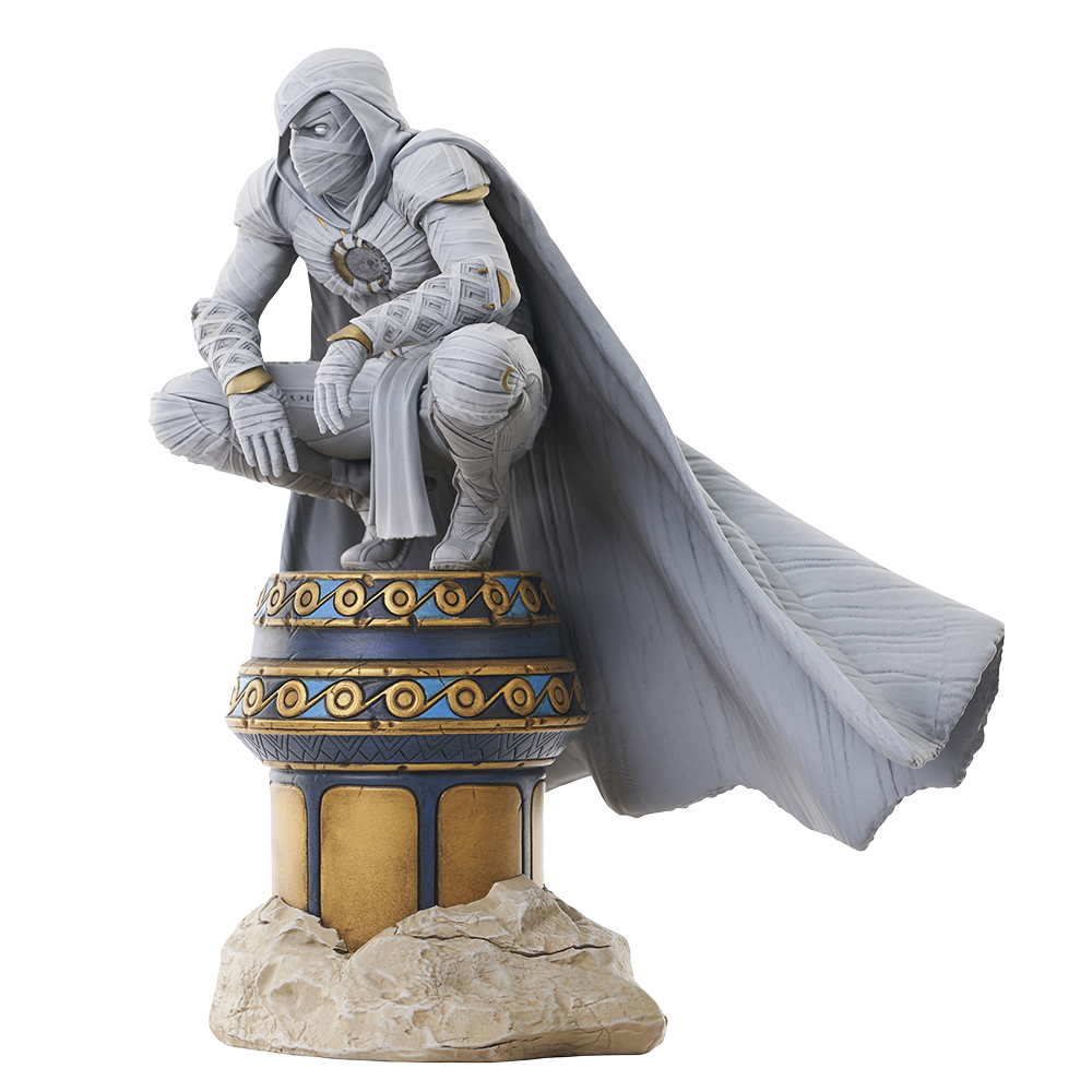 diamond select moon knight statue
